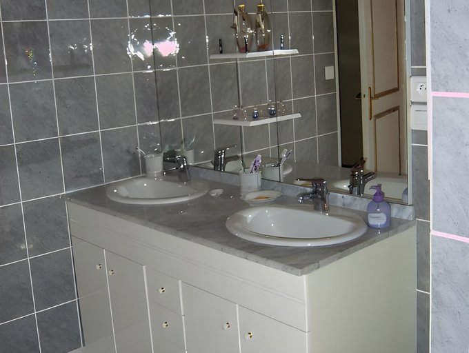 Bathroom 3, L'Oasis, Charente-Maritime