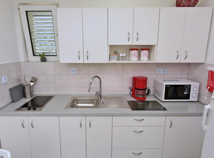 Others 3, Peaceful and Secluded Krk Apartment With Terrace, Krk