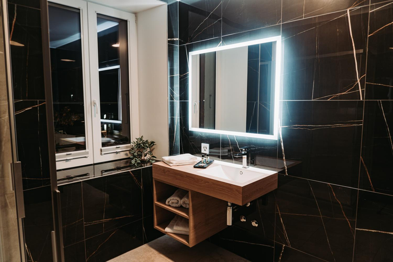 Bathroom 4, Hotel du Midi, Delémont