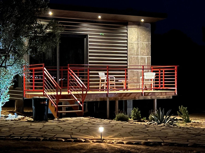Exterior 1