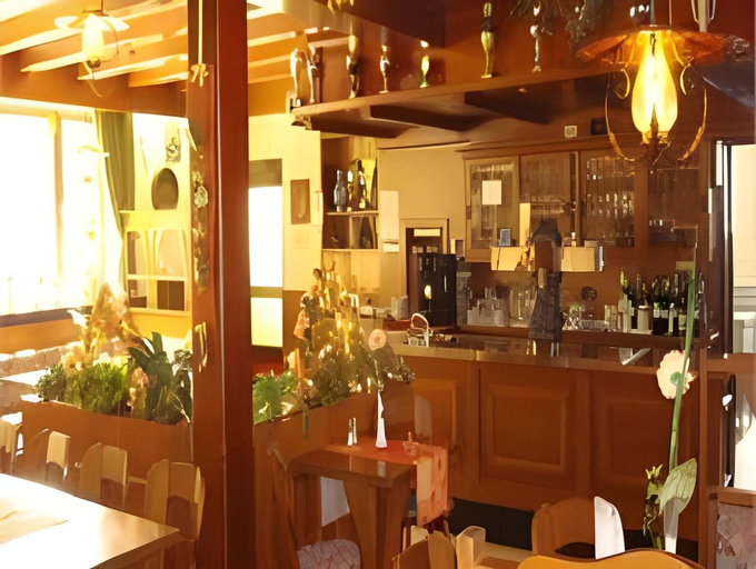Food & Drinks 3, Hotel zur Eisenbahn, Offenbach