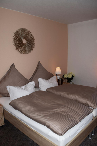 Bedroom 2, Hotel- Restaurant Kerzan´s, Dortmund