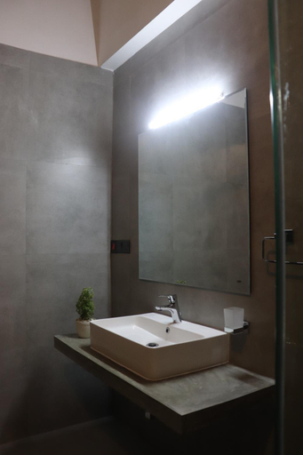 Bathroom 4, Hideaway Homestay Kandy, Harispattuwa