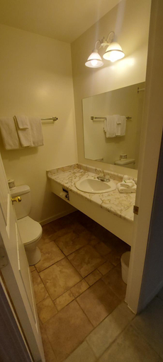 Bathroom 4, Granby River Inn  Suites, Kootenay Boundary