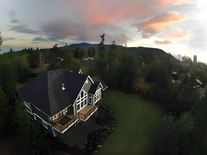 Others 4, Shawnigan Suite B & B, Cowichan Valley