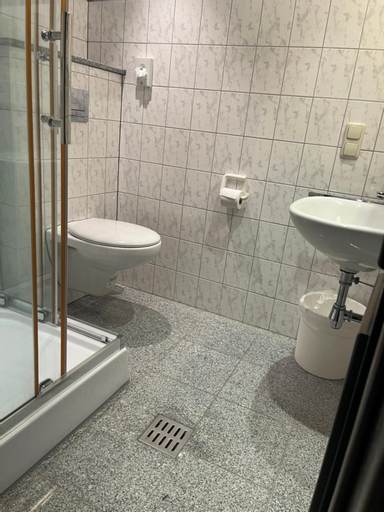 Bedroom 3, Hotel Eifeltor, Euskirchen