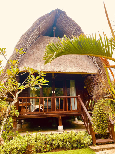 Exterior 10