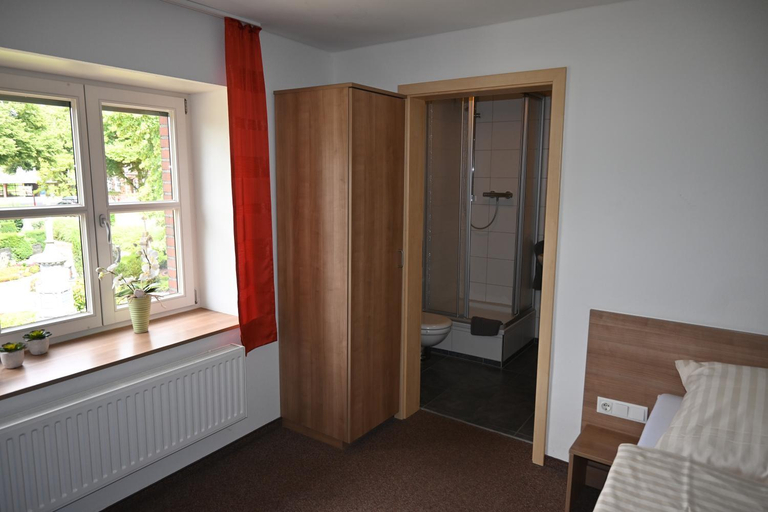 Bedroom 2, Hotel Restaurant Zum Schwan, Kleve
