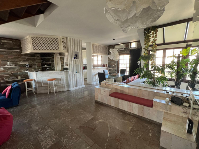 Facilities 2, LIVAS Athens Voula garden bungalow, Attica