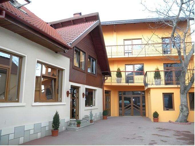 Others 4, Pensiunea Kyfana Zarnesti, Zarnesti