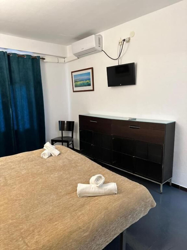 Bedroom 4, Nou Roser, Girona