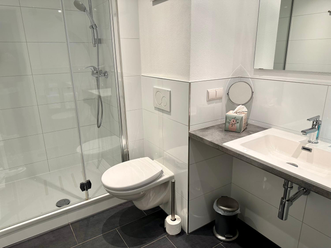 Bathroom 3, Hotel Bronnbacher Hof, Main-Tauber-Kreis