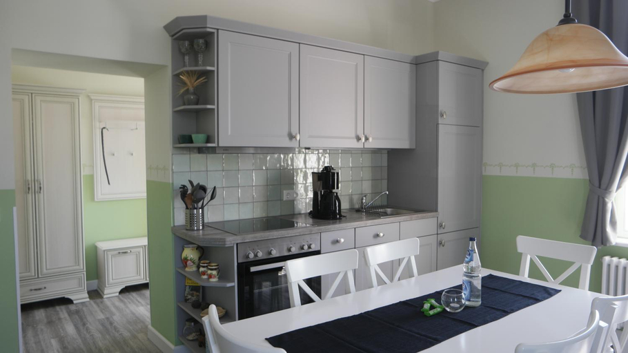 Others 5, Appartements Neef, Saalekreis
