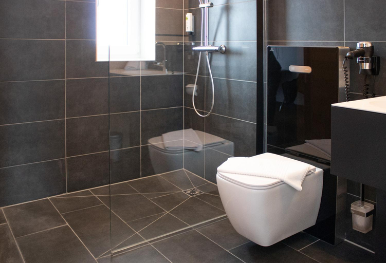 Bathroom 5, SOB Hotel by WMM Hotels, Neuburg-Schrobenhausen