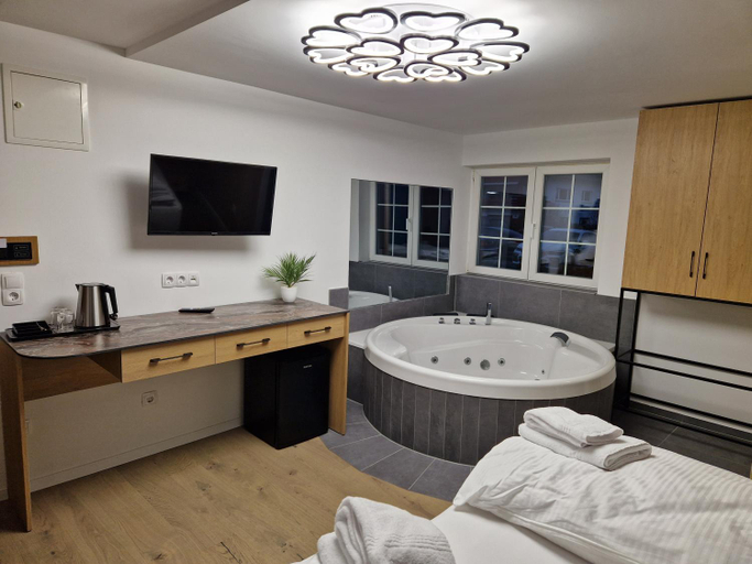 Bathroom 3, Hotel Lottstetten, Waldshut