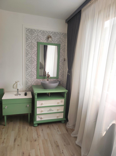 Bathroom 11