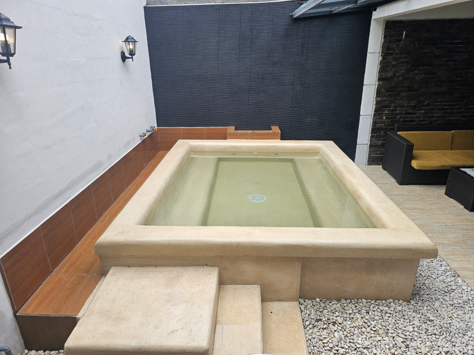 Bathroom 5, Villa Bandung Lembang With Jacuzzi Air hangat & Billiard, Bandung
