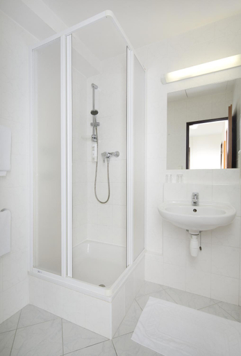 Bathroom 4, OREA Hotel Špičák Šumava, Klatovy