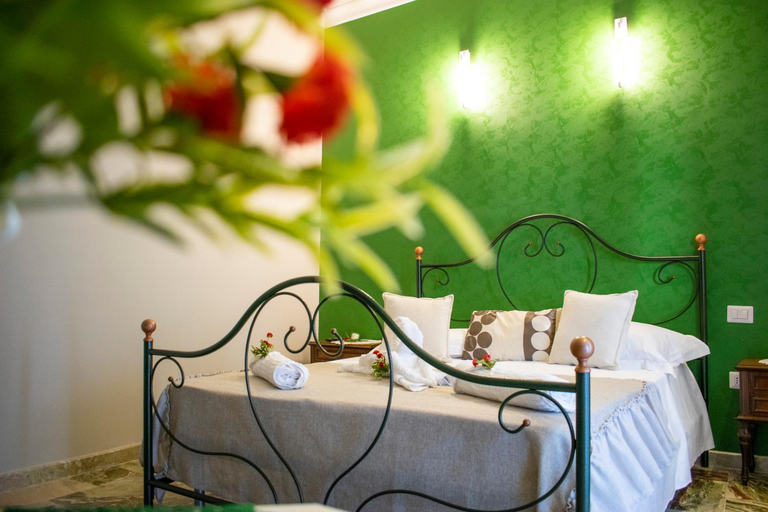 Others 5, B&B Sulla Rupe, Bari