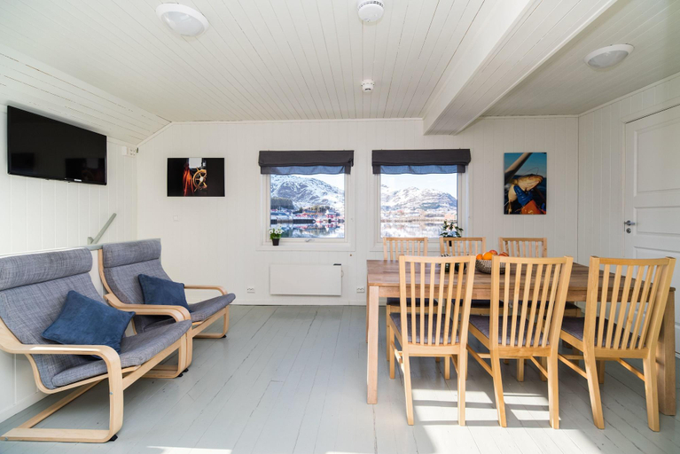 Bedroom 2, Hemmingodden Lodge, Vestvågøy