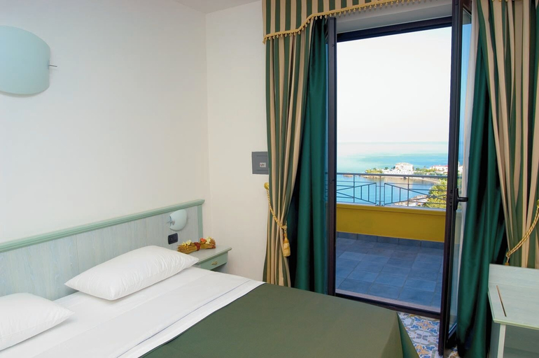 Bedroom 4, Nettuno Hotel Palace, Cosenza