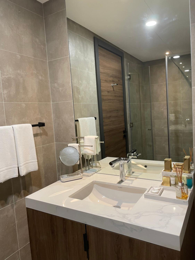 Bathroom 10
