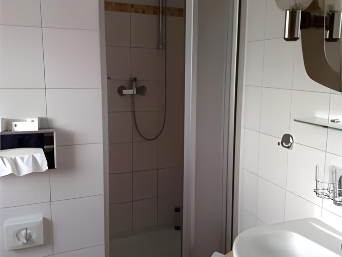 Bathroom 2, Berghotel Talblick, Mittelsachsen