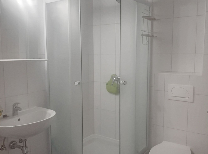Bathroom, Expansive Ciovo Apartment With Sea-views, Balcony and Outdoor Dining, Okrug