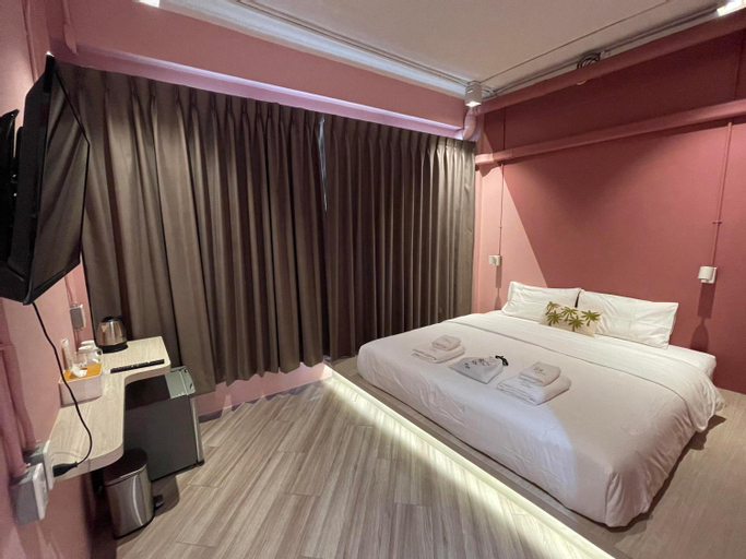 Bedroom 2, The Palette Bangkok Hotel, Ratchathewi