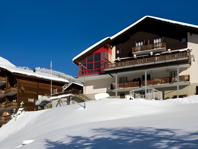 Others 4, Hotel Bellwald, Goms