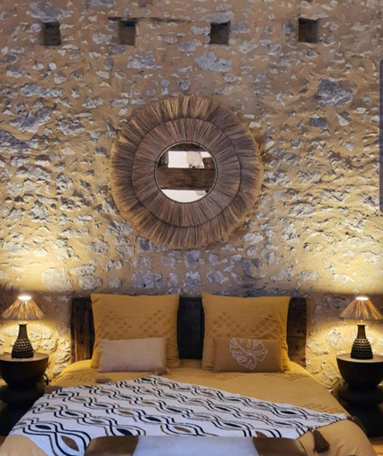 Others 4, La Casa Nomade, Dordogne