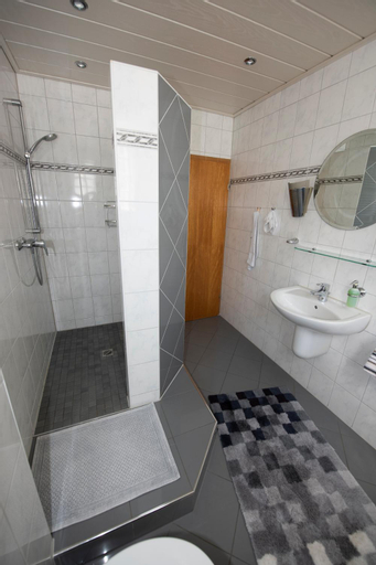 Bathroom 12