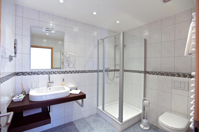 Bathroom 3, Genholter Hof, Viersen