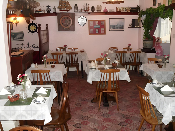 Others 2, Savona Hotel, Lincolnshire