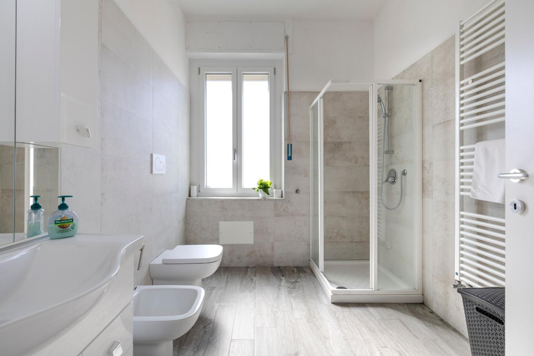 Bathroom 11