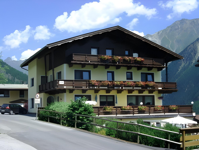 Others 5, Haus Montjola, Imst