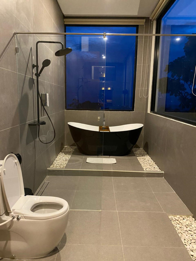 Bathroom 5, Amerta Giri Hotel Dieng Wonosobo, Wonosobo
