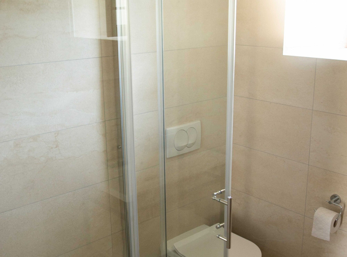 Bathroom 4, The Poolside Stone House in Bale, Bale