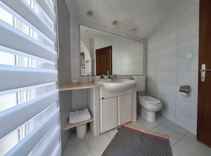 Bathroom 3, Sea View Apartment Povljana, Povljane
