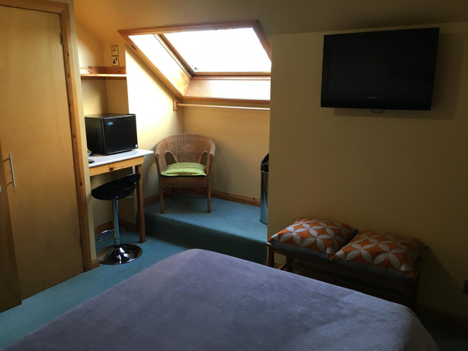 Others 3, Orcades Hostel, Orkney Islands