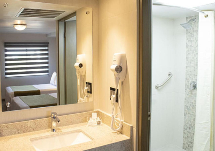 Bathroom 4, Hotel Calafia, Mexicali