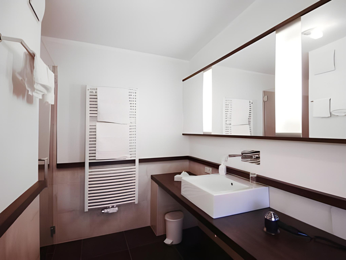 Bathroom 4, Dolomitenblick alps boutique hotel, Bolzano
