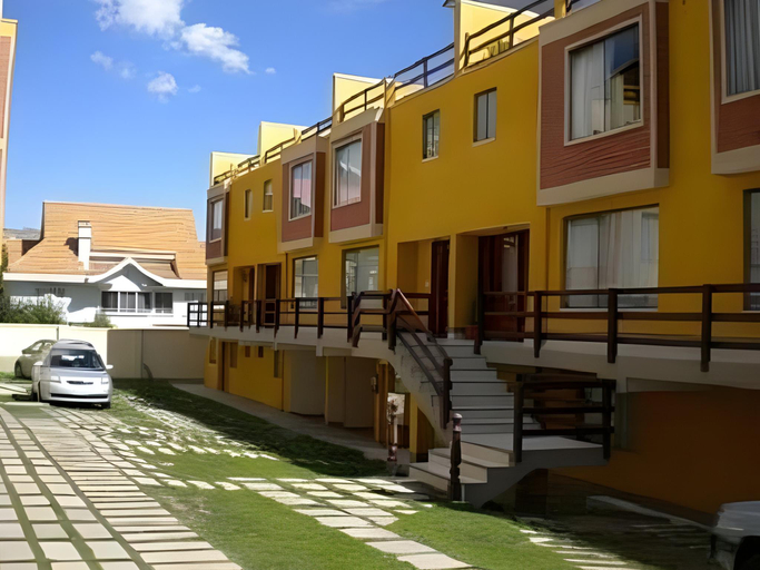 Exterior & Views