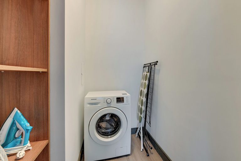 Bathroom 3, Riverside Szafarnia Street by Downtown Apartments, Gdańsk City