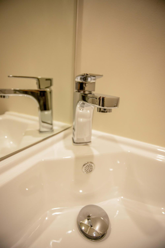 Bathroom 1, Southern Cross Lodge Methven, Ashburton
