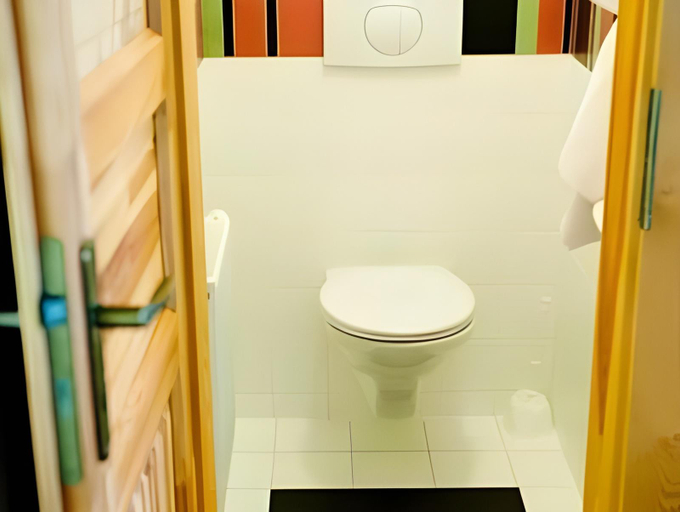 Bathroom 3, Refugio, Ústí nad Labem