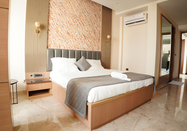 Others 2, Hotel Naimat, Sant Kabir Nagar