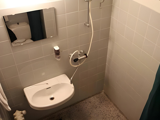 Bathroom 2, Motel Rovli, Tønder