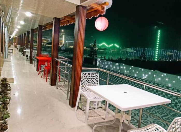 Food & Drinks, HQ Resort, Lower Subansiri
