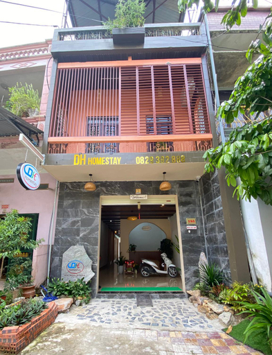 Exterior 12